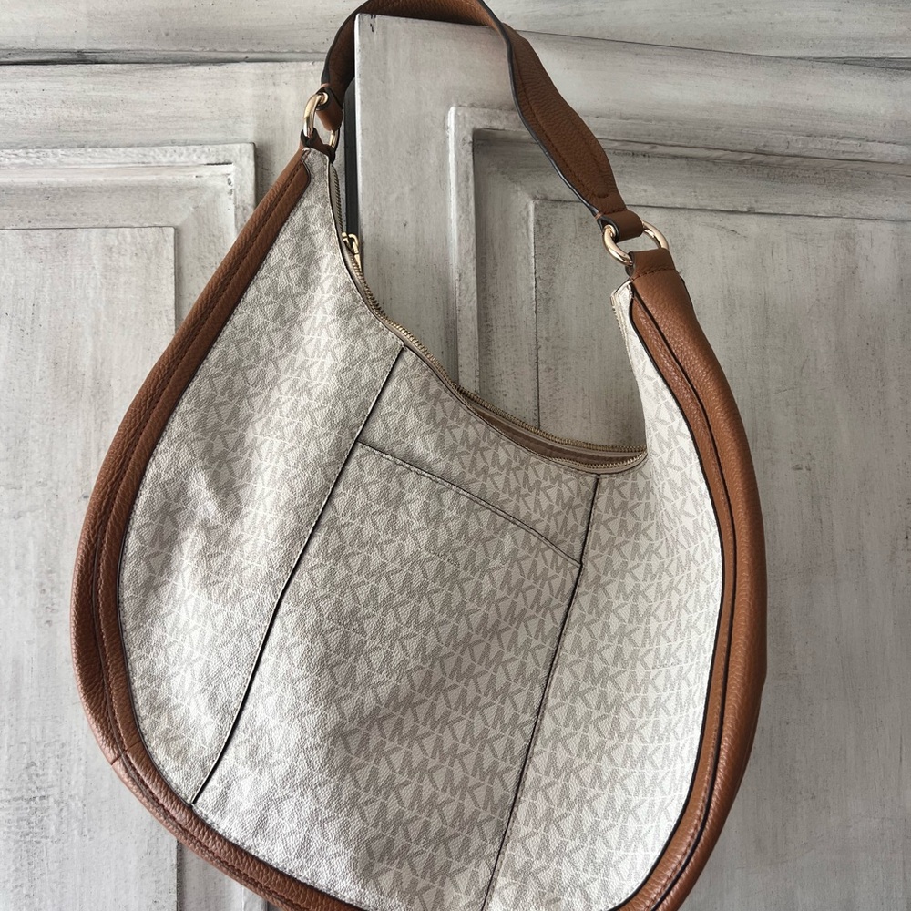 Michael Kors Tan and Cream Hobo Bag - Picture 2 of 7